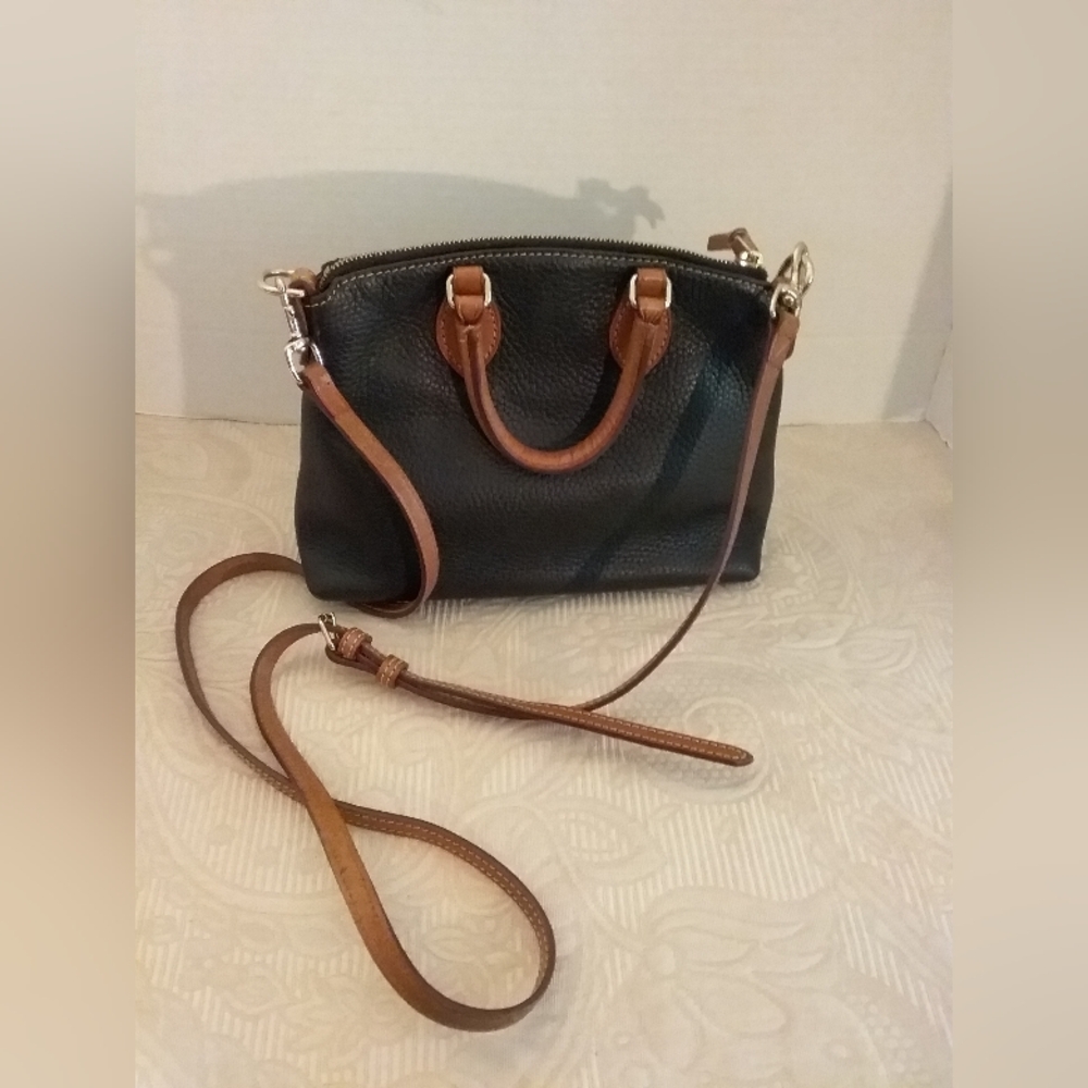 Dooney Bourke Pebble Satchel Crossbody w/Strap Leather Black /Brown Handles EUC - Picture 2 of 14
